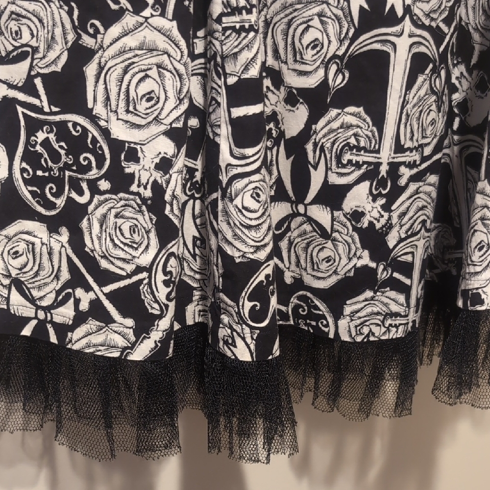 HELL BUNNY - Black and White Rose Print Sweetheart Mini Dress - Picture 8 of 8